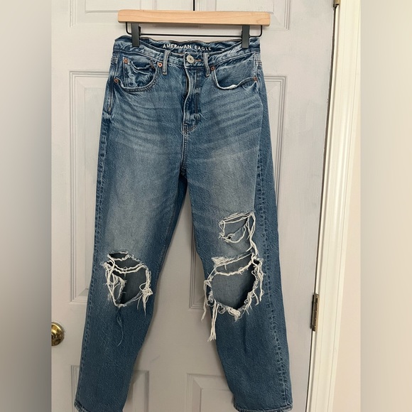 American Eagle Outfitters Denim - American Eagle: light wash ripped mom jeans, size 2
